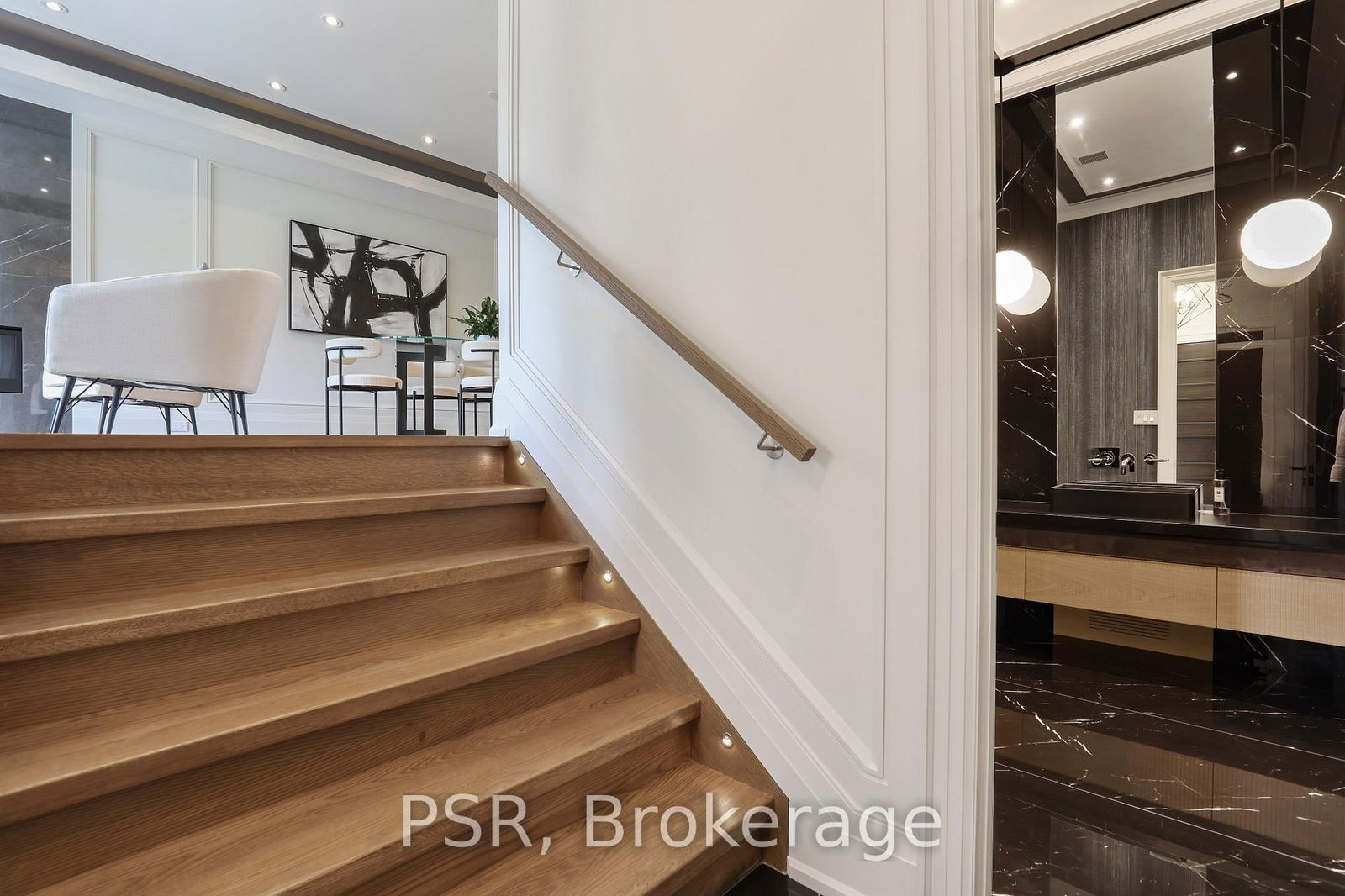 Detached House for sale at 571 Broadway Avenue, Toronto, Leaside, M4G 2S2 - MLS: C12208944
