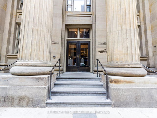 1502 - 197 Yonge Street