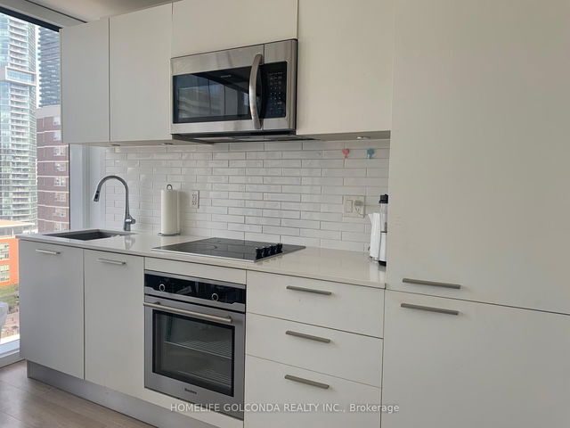 1801 - 3 Gloucester Street