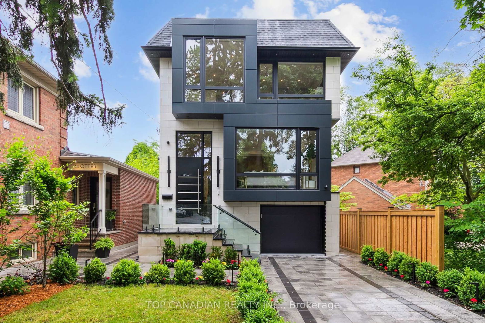 Detached House for sale at 12 OTTER Crescent, Toronto, Bedford Park-Nortown, M5N 2W2 - MLS: C12209480