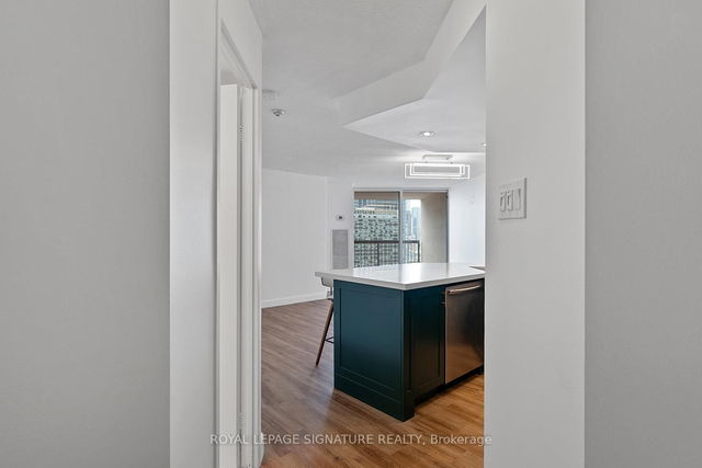 1805 - 77 Maitland Place