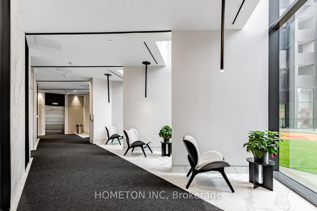 401 - 30 Tretti Way