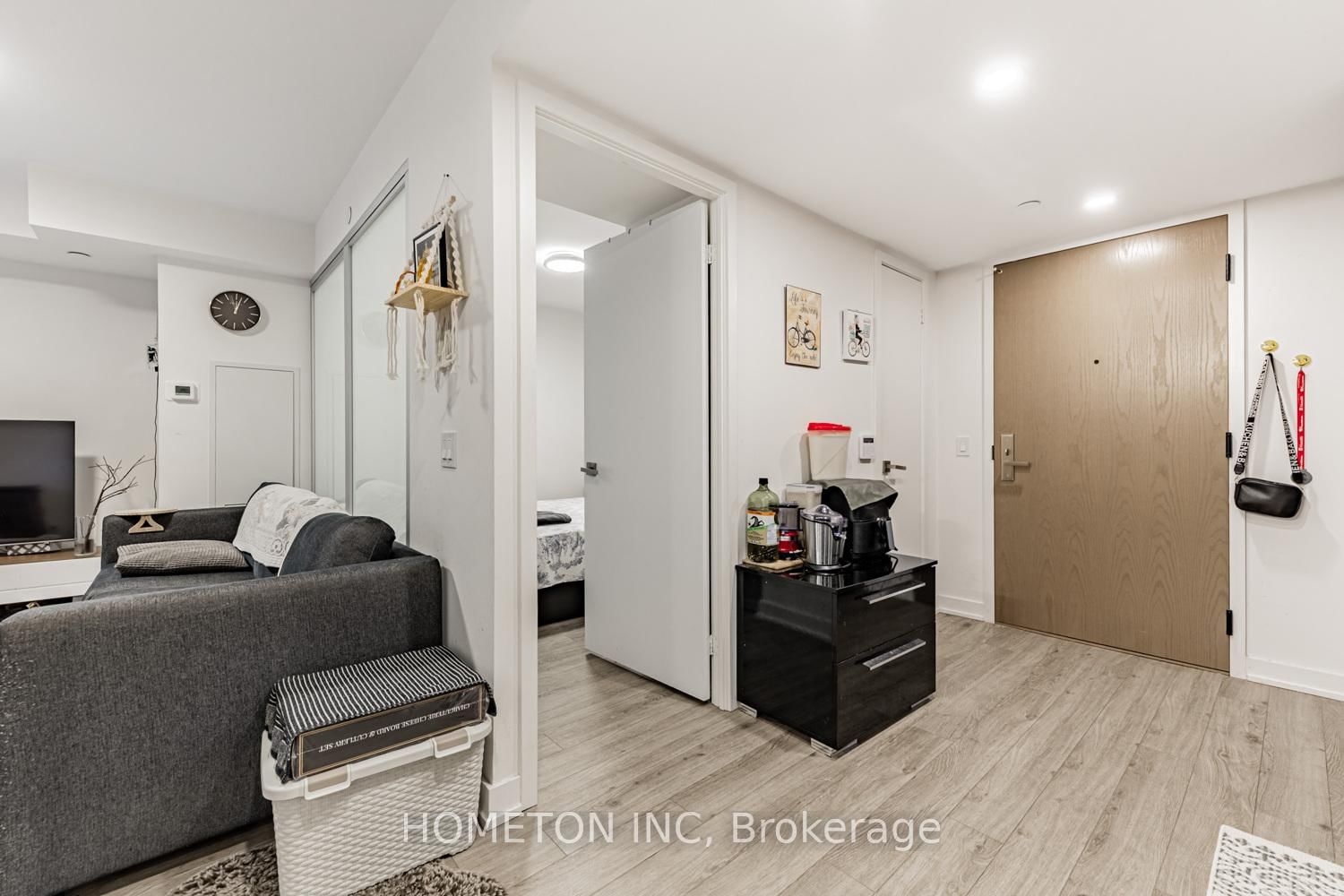 Condo for sale at 401-30 Tretti Way, Toronto, Clanton Park, M3H 0E3 - MLS: C12209557