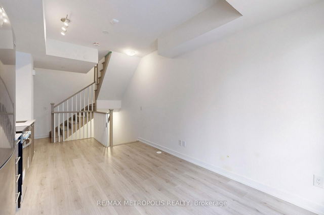 42 - 871 Sheppard Avenue