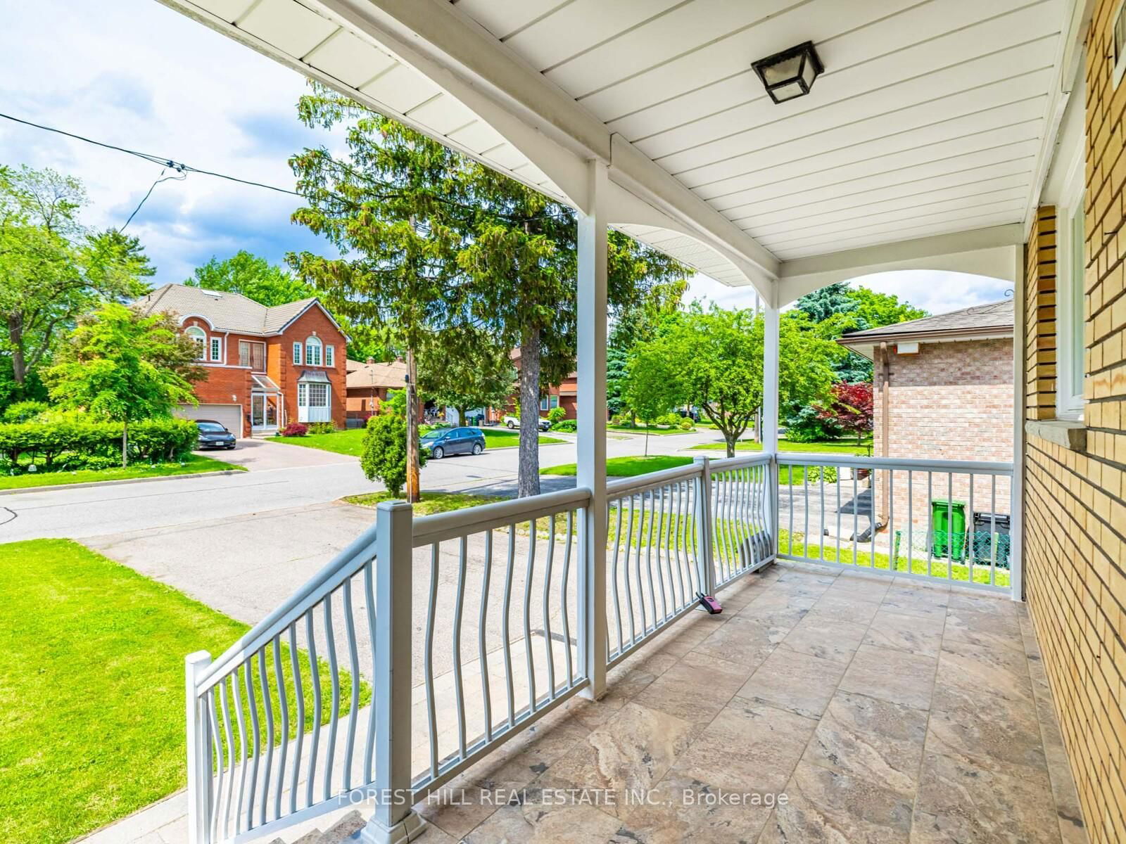 Detached House for sale at 101 Pemberton Avenue, Toronto, Newtonbrook East, M2M 1Y4 - MLS: C12209663
