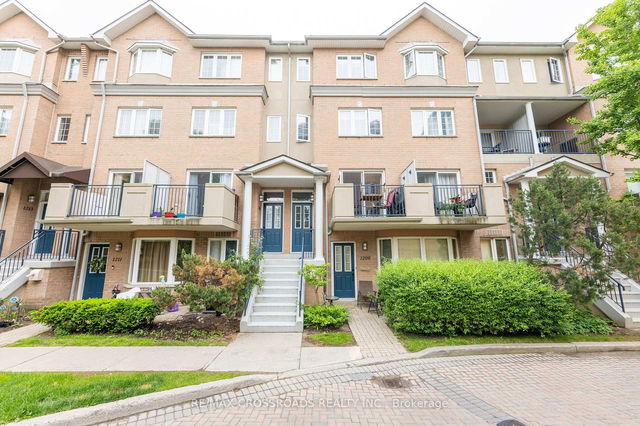 1209 - 28 Sommerset Way