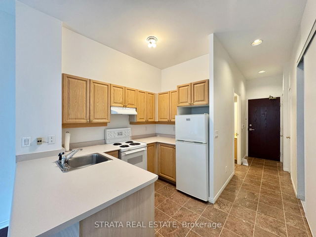802 - 7 King Street E