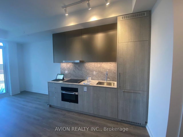 1205 - 771 Yonge Street