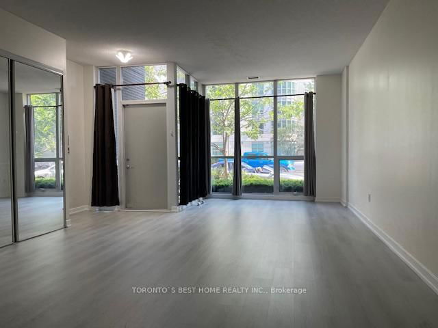 G05 MF - 426 Lake Shore Boulevard W