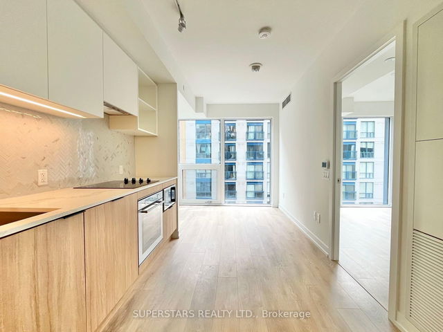 802 - 82 Dalhousie Street