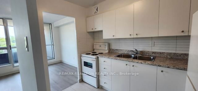 402 - 21 Vaughan Road