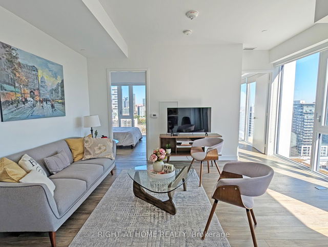 2219 - 158 Front Street E