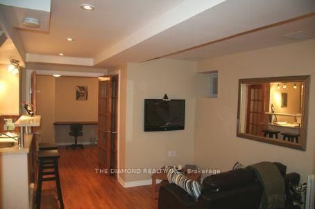 Bsmt - 334 Hillsdale Avenue E