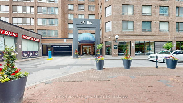201 - 633 Bay Street