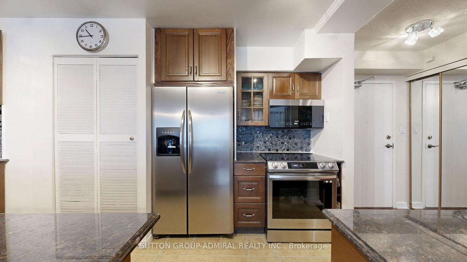 Condo for sale at 201-633 Bay Street, Toronto, Bay Street Corridor, M5G 2G4 - MLS: C12210264