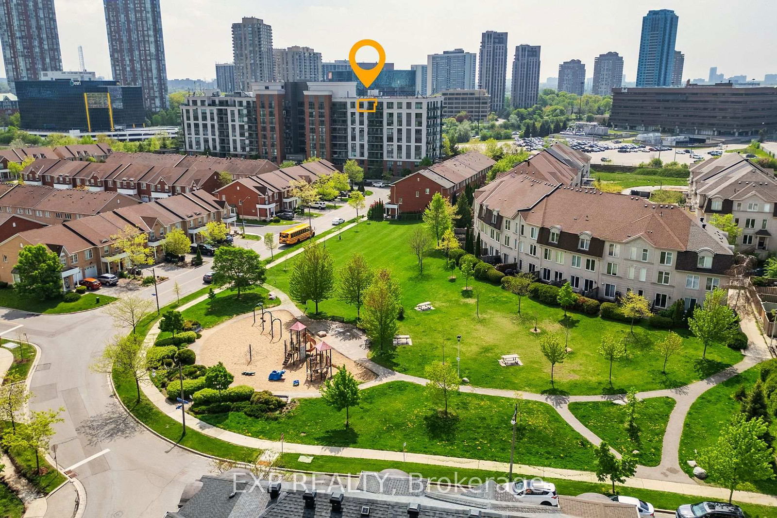 Condo for sale at 926-120 Dallimore Circle, Toronto, Banbury-Don Mills, M3C 4J1 - MLS: C12210510