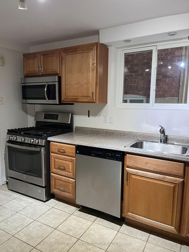 Unit 2 - 550 Atlas Avenue