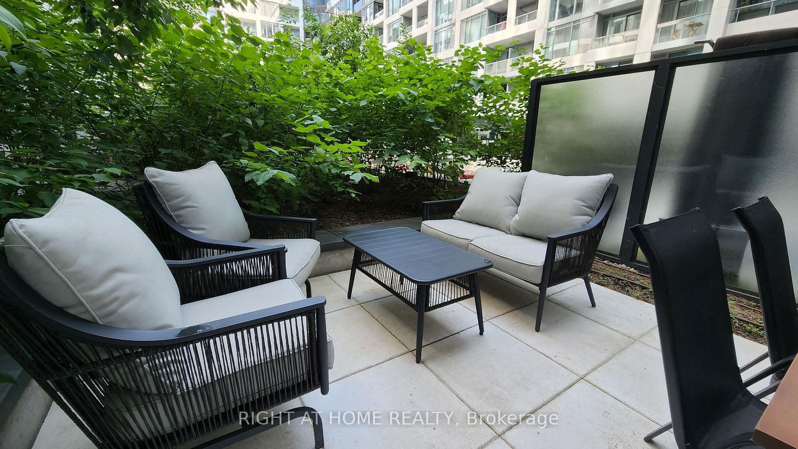 Condo for sale at 210-576 Front Street, Toronto, Waterfront Communities C1, M5V 0P8 - MLS: C12210585