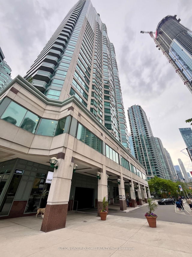 1909 - 10 Yonge Street