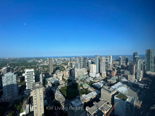 5306 - 386 Yonge Street