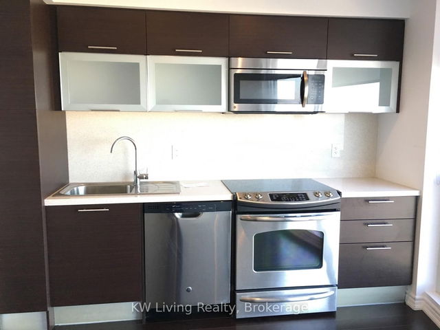 5306 - 386 Yonge Street