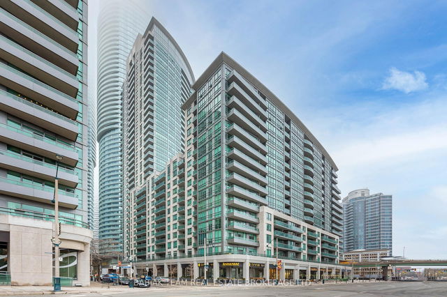 1015 - 25 Lower Simcoe Street N