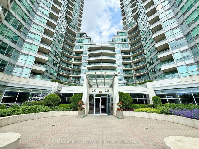 1206 - 228 Queens Quay W