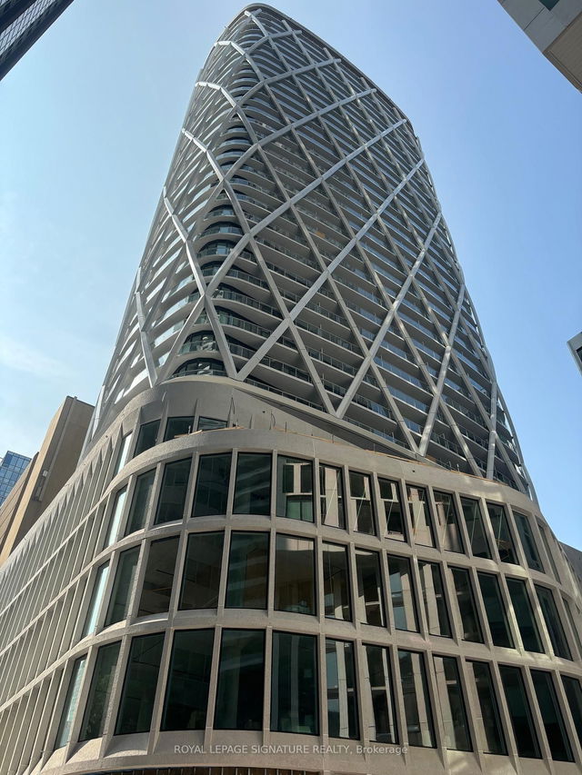 1532 - 230 Simcoe Street