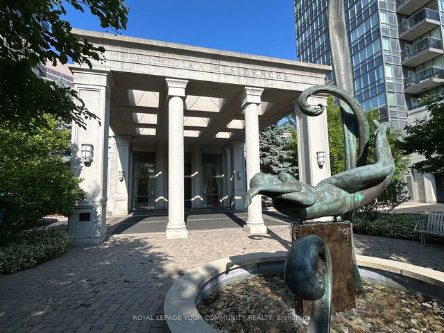 1102 - 15 Greenview Avenue