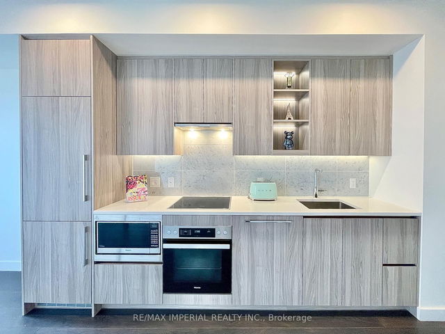 607 - 95 Mcmahon Drive