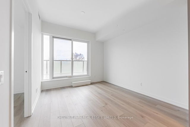 863 St. Clair Avenue W