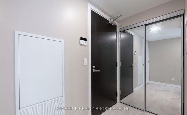 2512 - 501 Yonge Street