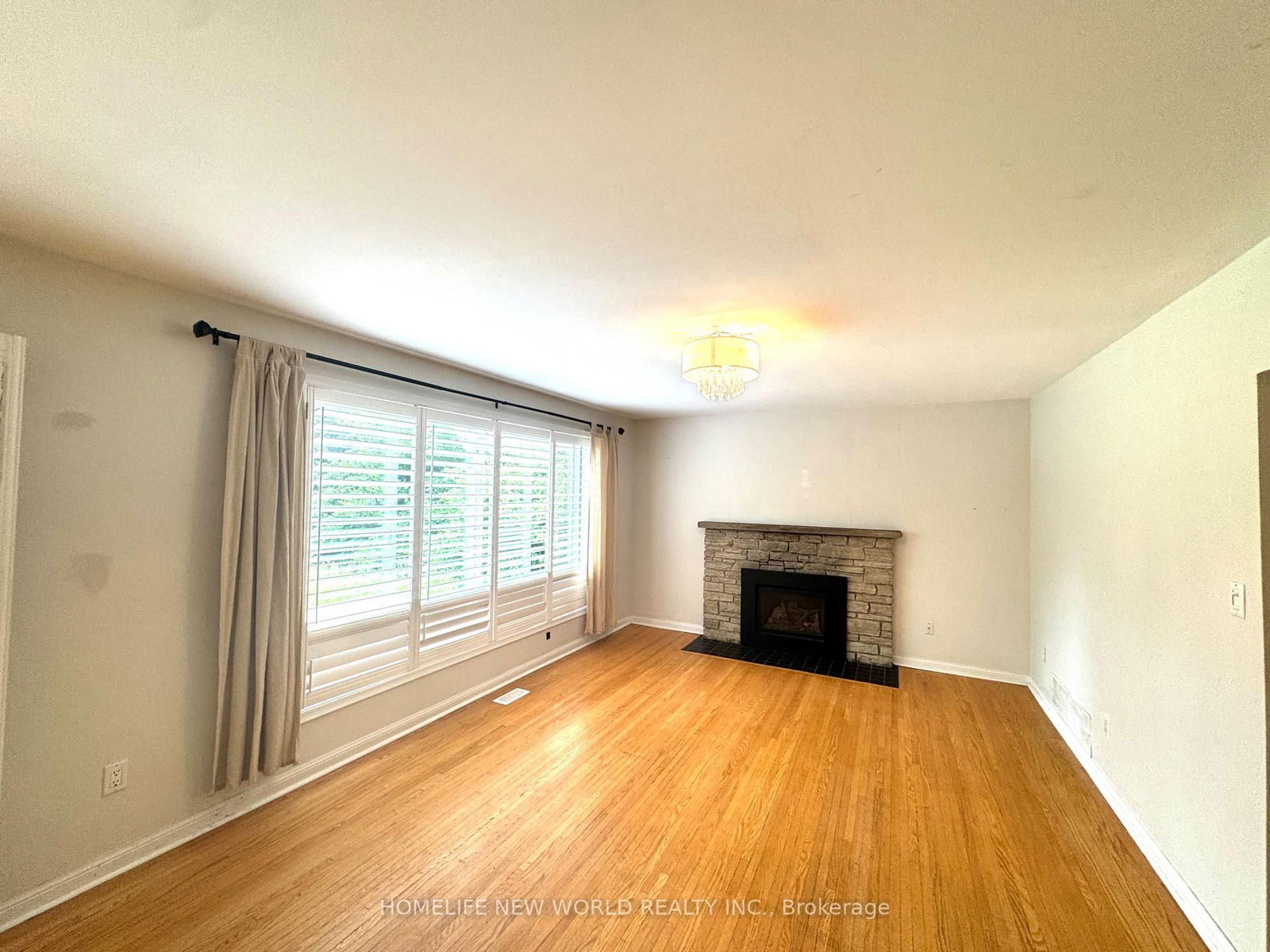 Detached House for sale at 34 Davean Drive, Toronto, St. Andrew-Windfields, M2L 2R7 - MLS: C12211509