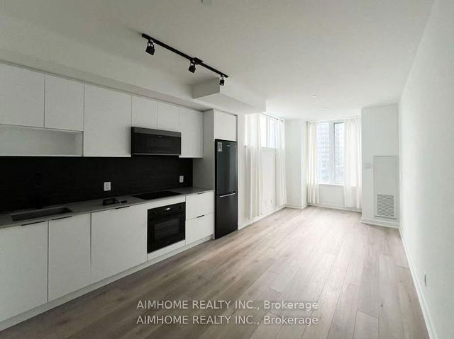 1115 - 5 Defries Street