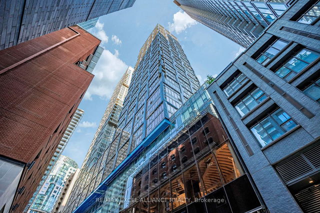 3911 - 35 Mercer Street