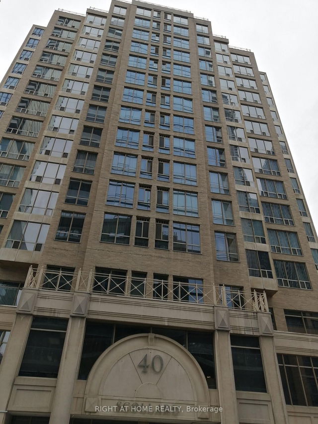 1601 - 40 Scollard Street