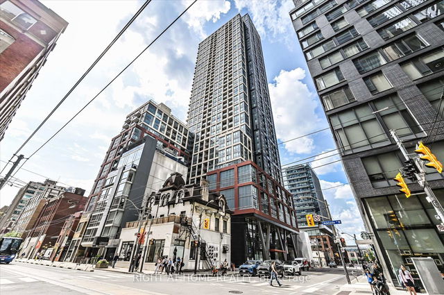 825 - 108 Peter Street