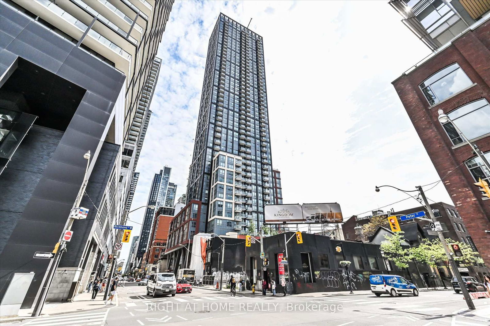 Condo for sale at 825-108 Peter Street, Toronto, Waterfront Communities C1, M5V 0W2 - MLS: C12211915