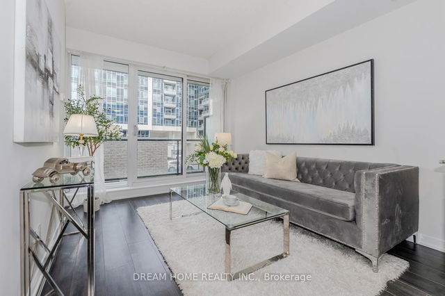 301 - 18 Rean Drive