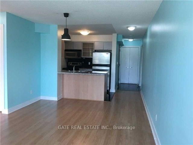 401 - 18 Harrison Garden Boulevard