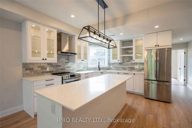 Upper Unit - 12 Montrose Avenue