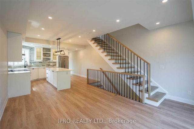 Upper Unit - 12 Montrose Avenue