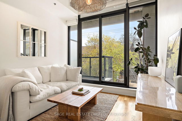 216 - 8 Dovercourt Road