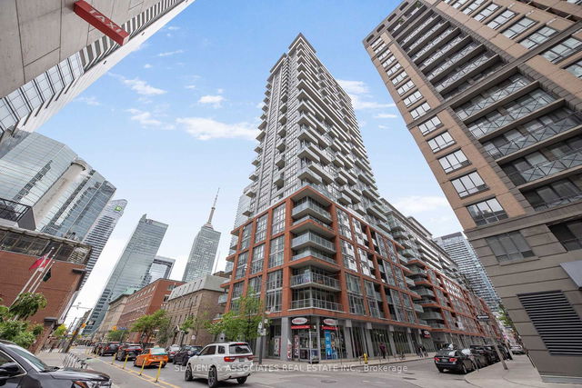 1407 - 126 Simcoe Street