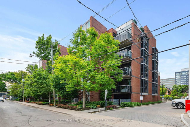 320 - 62 Niagara Street