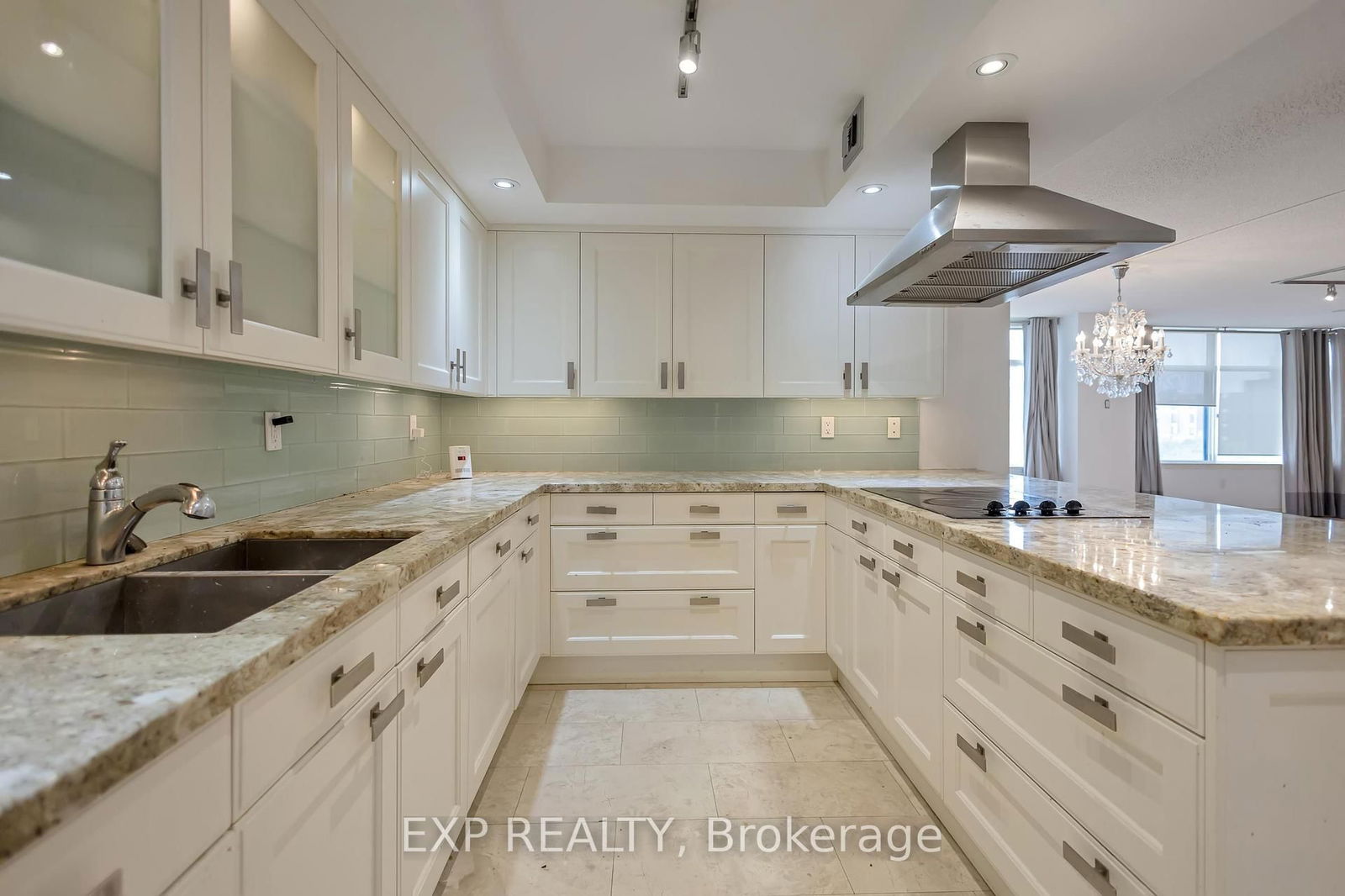Property at 900 Yonge