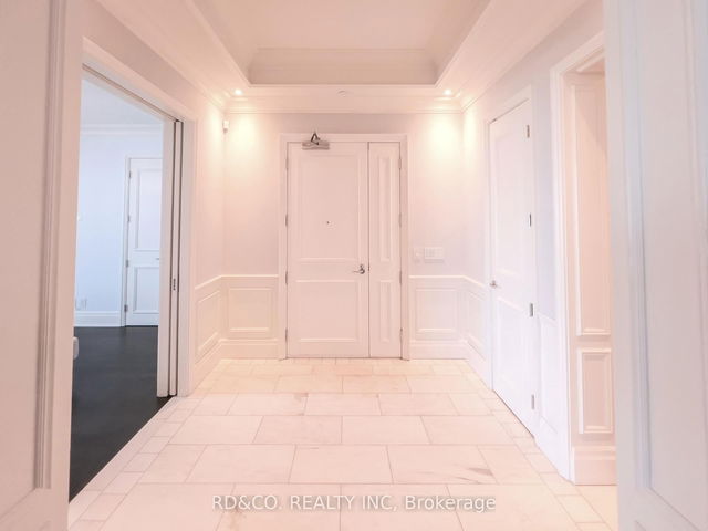 5202 - 311 Bay Street