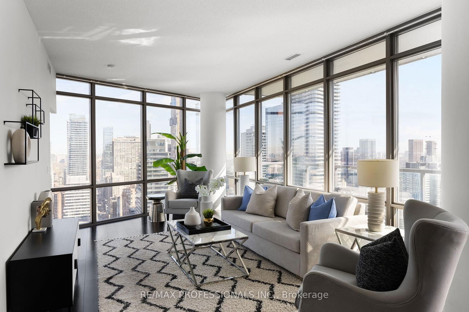 Condo for sale at 4405-832 Bay Street, Toronto, Bay Street Corridor, M5S 1Z6 - MLS: C12212705