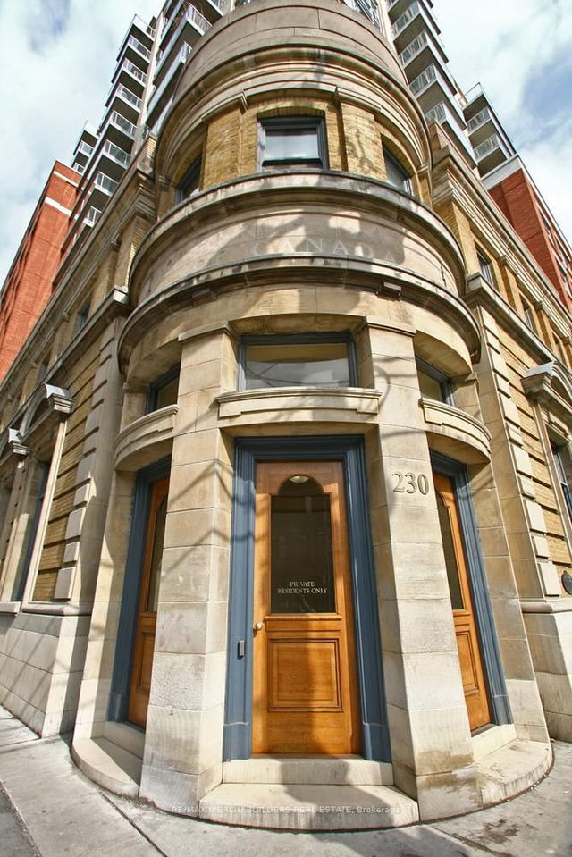 1504 - 230 King Street E