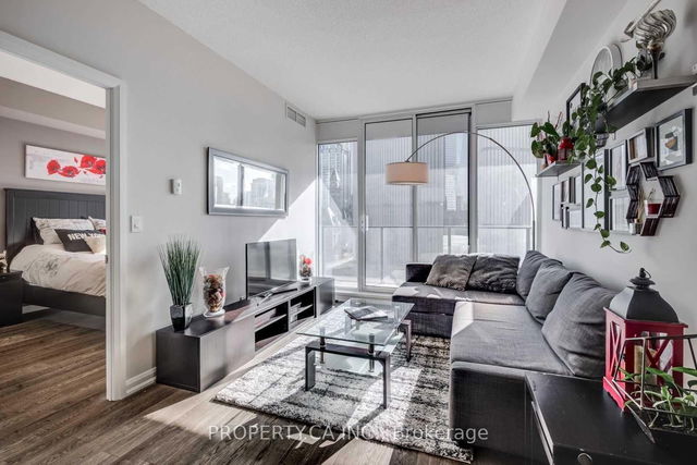 1209 - 111 Elizabeth Street